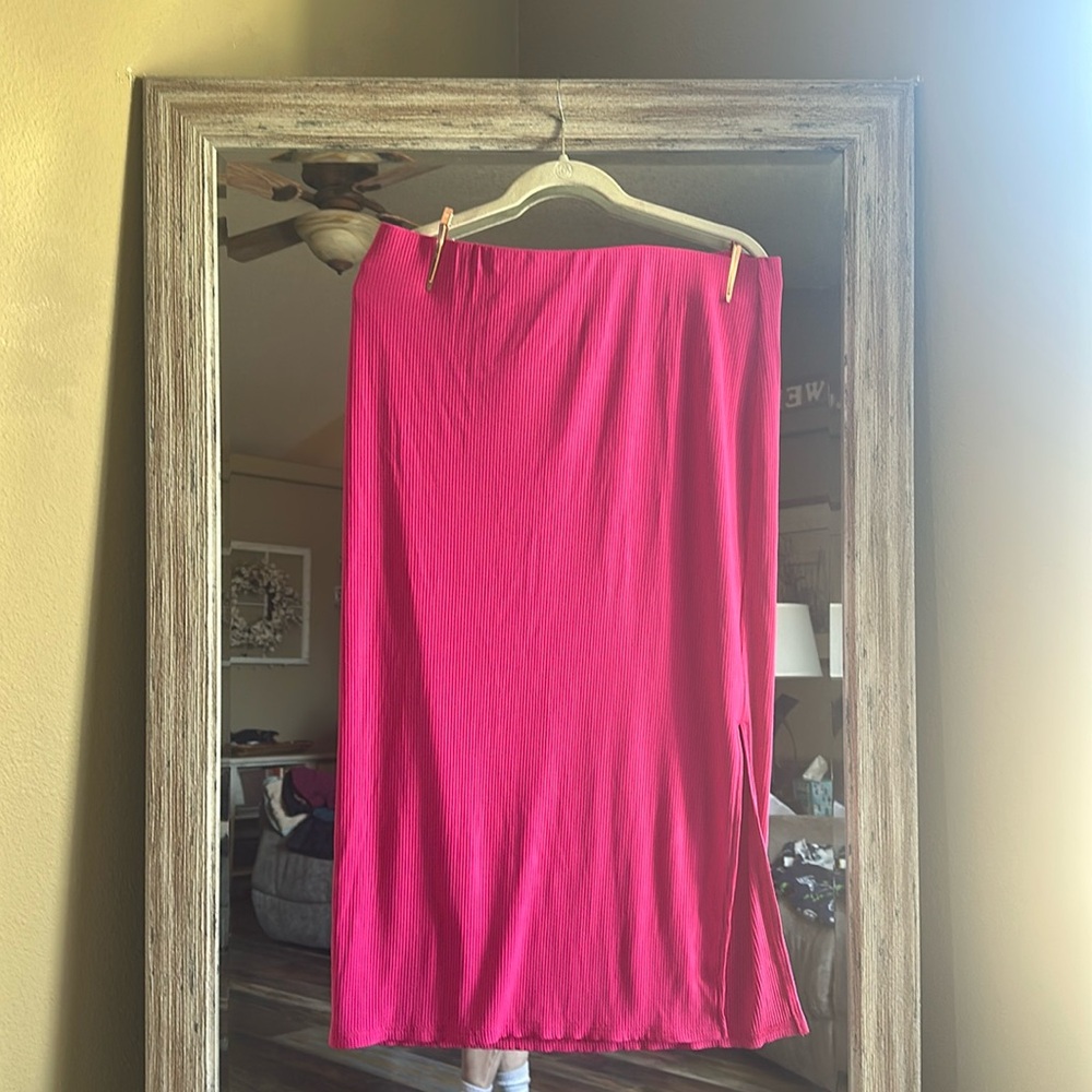 Loft midi ribbed skirt with a side slit in a large.